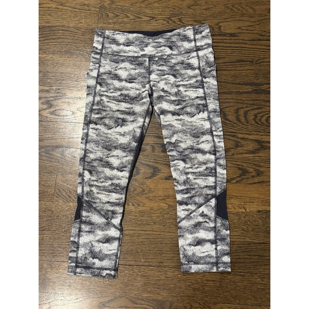 Lululemon Leggings Womens Size 8 Black White Splatter Pull On Capri Fall